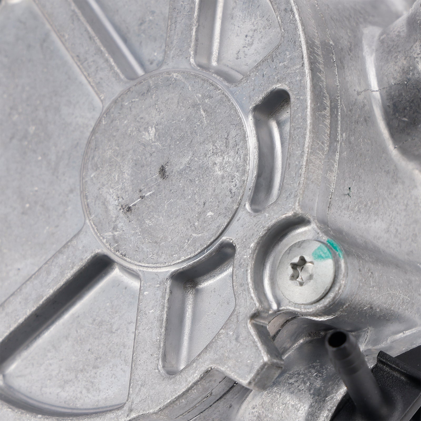 For Chevrolet Tracker Onix 1.2L Brake Booster Vacuum Pump 55503109 55495082