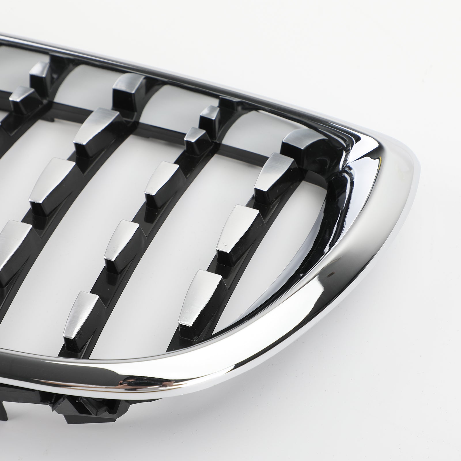 2002-2005 BMW E46 Saloon/Touring Facelift 4Dr Diamond Style Front Grille Black&Chrome/Chrome/Black Generic