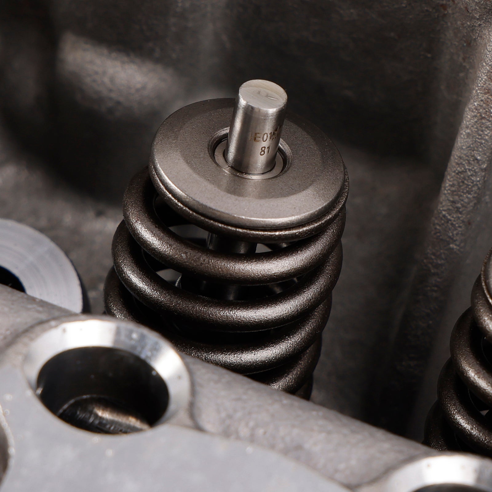 Audi CYAA CJZ CJZA CJZB CJZC CJZD CYV CYVA CYVB CYVC CYVD Cylinder Head Valves 1.2 TSI EA211 04E103064L