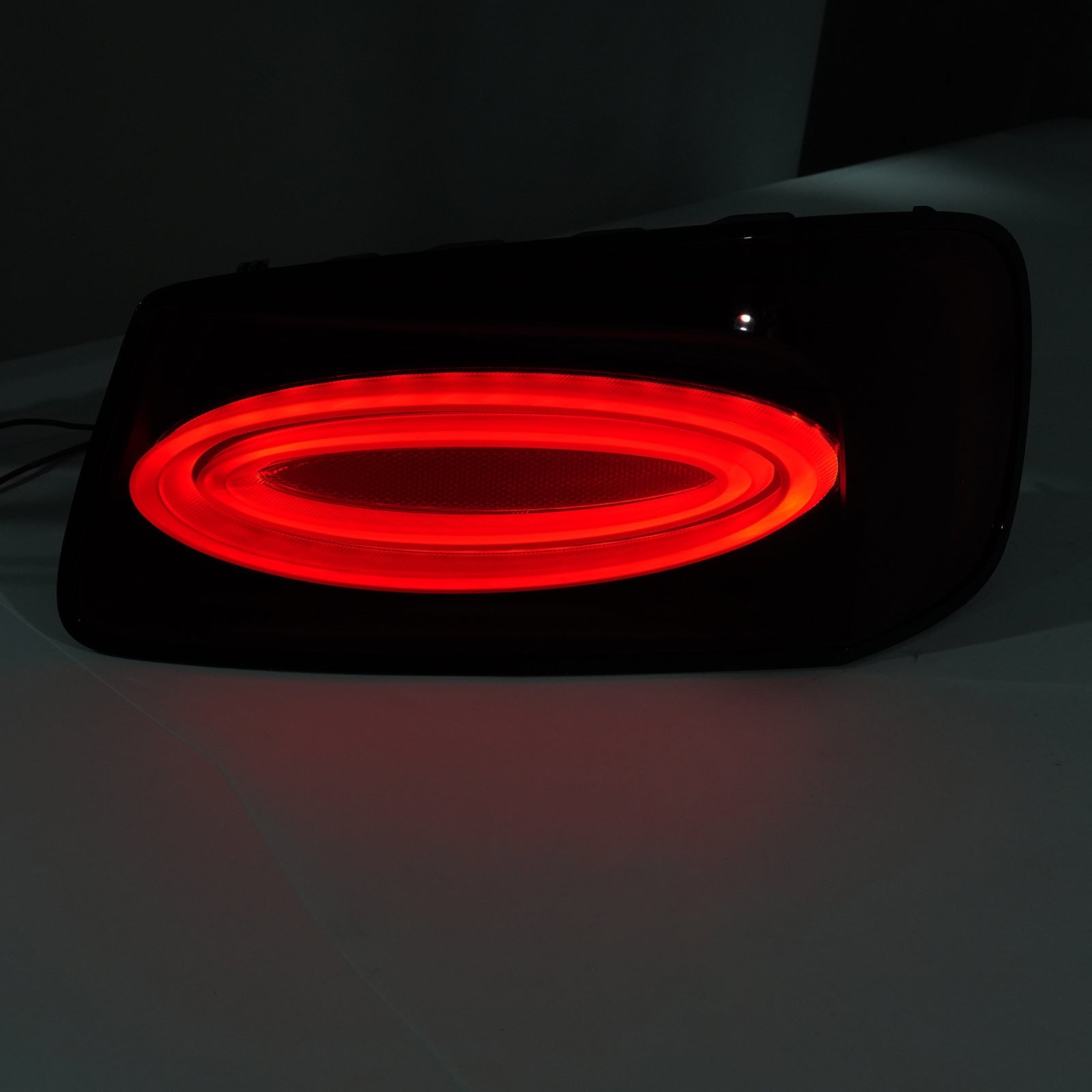 Right Tail Light 4W0945096 For Bentley Flying Spur 4.0L 6.0L 2013-2019 Black