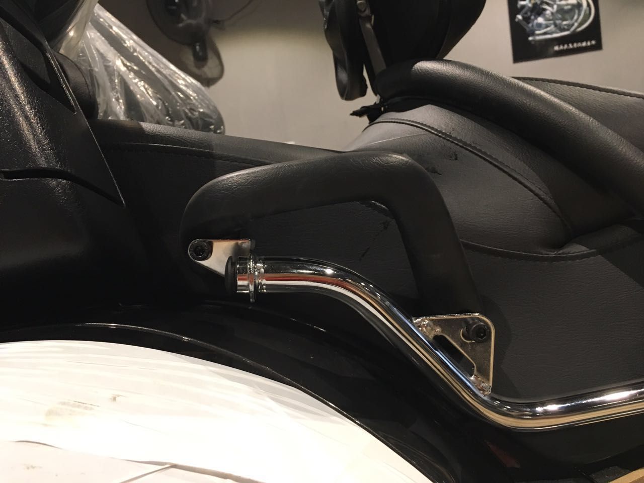Outside Mount Mustang Drivers Backrest For Honda GL1800A GL1800 Gold Wing Generic