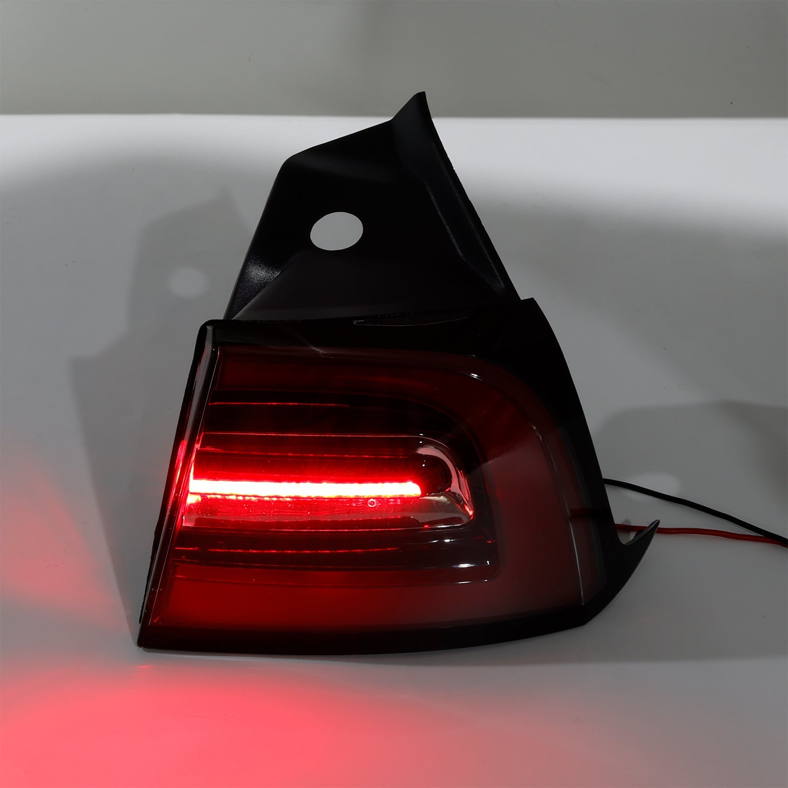 L+R LED Tail Lamp Outer Rear Tail Light 3 Pin For Tesla Model 3 Y 2017-2023