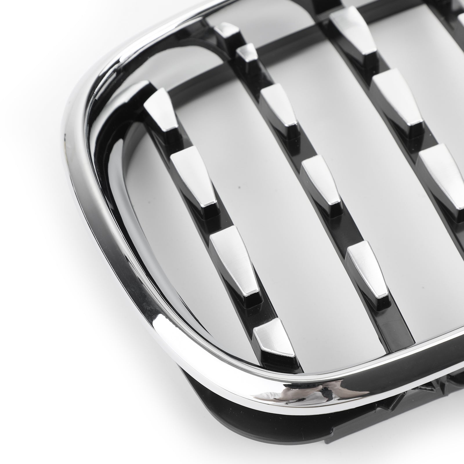 2002-2005 BMW E46 Saloon/Touring Facelift 4Dr Diamond Style Front Grille Black&Chrome/Chrome/Black Generic